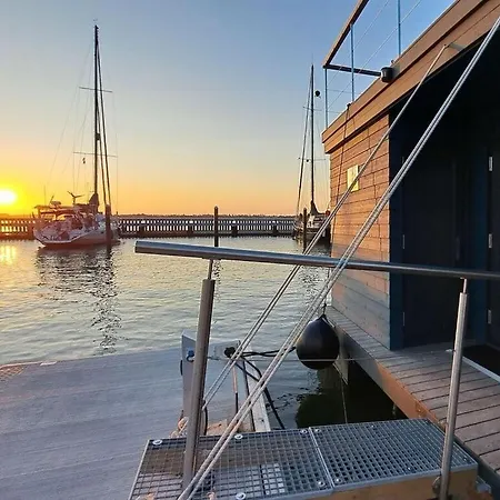 Bådhotel Houseboat Harmony *